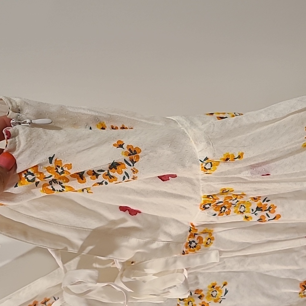 Urban Outfitters Floral Romper​ - Picture 8 of 9